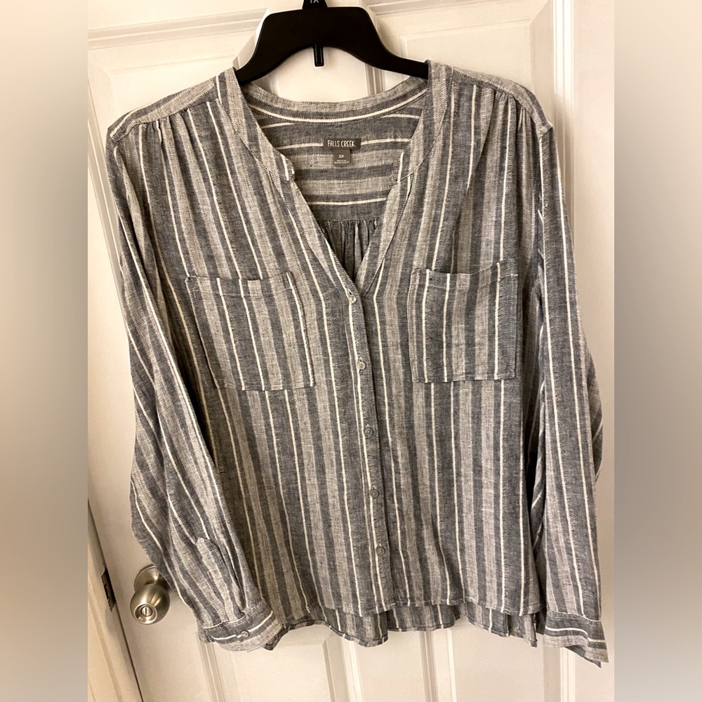 Falls Creek Women’s Size 2X Button Down Top